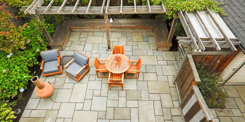 How to Clean Pavers – A Guide to Cleaning Patio Pavers